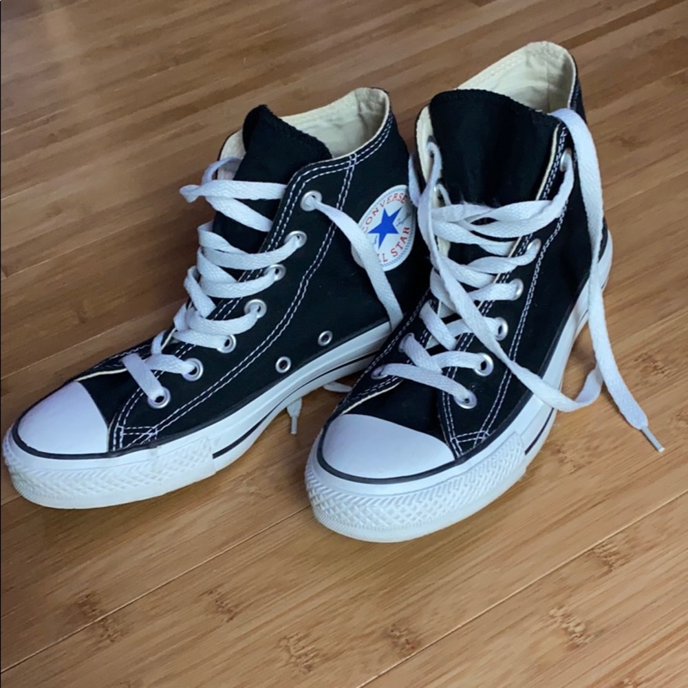 Black Hightop Converse size 7 women